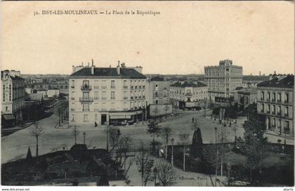 CPA ISSY-les-MOULINEAUX La Place (806799)