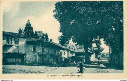 CANTAL   JUSSAC  place publique