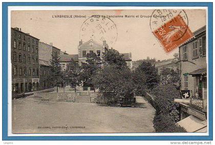 69 - L'ABRESLE --  Place de l'ancienne Mairie et groupe scolaire