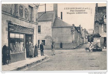 L´ILE BOUCHARD - Magasin Lesourd, Place Chamaillard