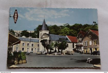 Cpm, la Celle saint Cloud, place de l'église, Yvelines 78