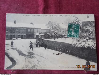 CPA - La Fresnaye-sur-Chédouet - Le Carrefour de l'Eglise (Effet de Neige)