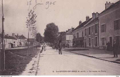 LA QUEUE EN BRIE