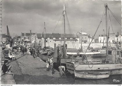 CPSM La Turballe L'Arrivée des Sardiniers au Port