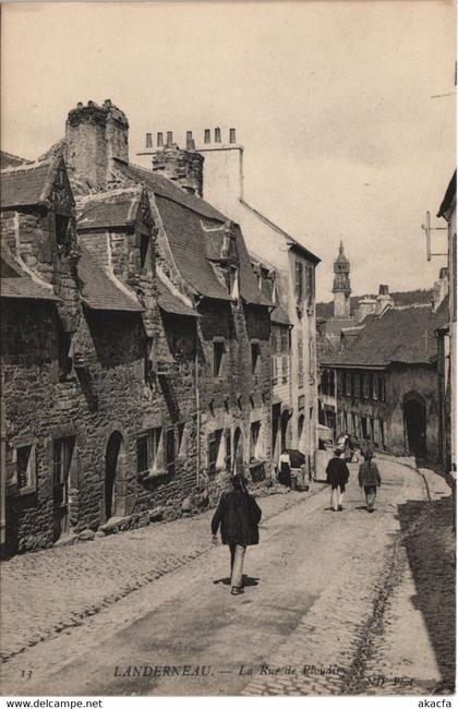 CPA LANDERNEAU - La Rue de Ploudiry (143992)