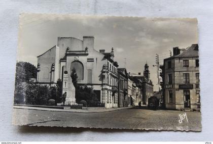 Cpsm 1955, Landrecies, le monument et la rue du cerf, Nord 59