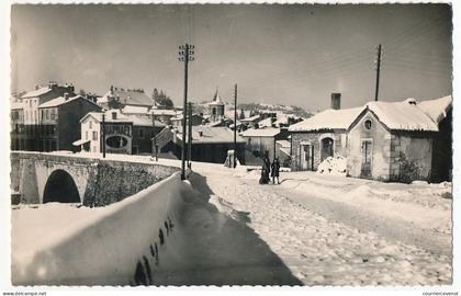 CPSM - LANGOGNE (Lozère) - Quartier du Pont Neuf en Temps de Neige