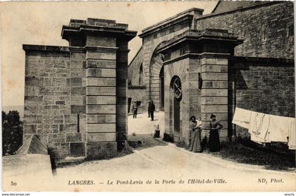 CPA LANGRES - Le Pont Levis de la Porte (995279)