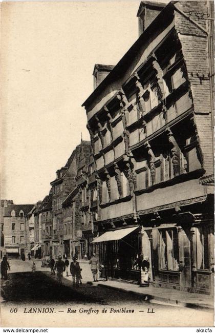 CPA LANNION - Rue Geoffroy de Pontblanc (103634)