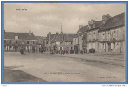 22 - LANVOLLON --   Place du Marché