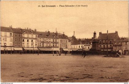 CPA Le Creusot Place Schneider FRANCE (952897)