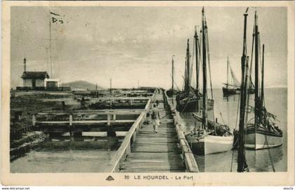 CPA LE HOURDEL Le Port (807187)