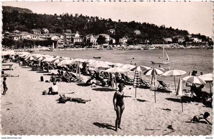 CPA Le LAVANDOU - La Plage (106905)