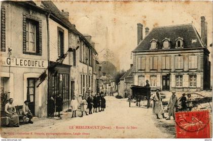 CPA Le MERLERAULT - Route de SÉES (259127)