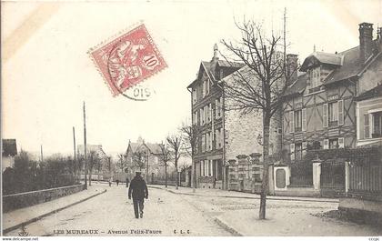 CPA Les Mureaux Avenue Félix Faure