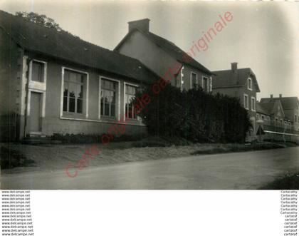 86.  LES TROIS MOUTIERS .  Groupe Scolaire .