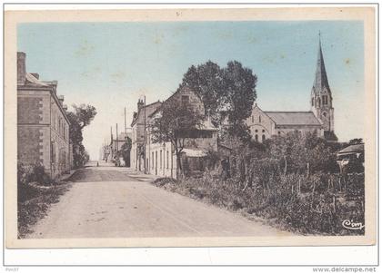 LES TROIS MOUTIERS - Route de Montreuil