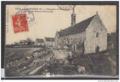 29 - Locronan - Chapelle et Fontaine - animée