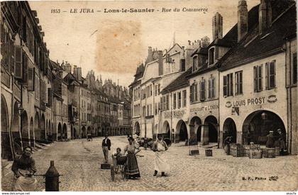 CPA LONS-le-SAUNIER Rue du Commerce (247563)