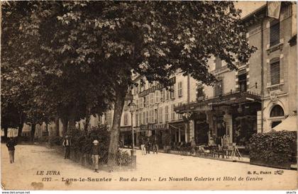 CPA LONS-le-SAUNIER - Rue du Jura (211483)