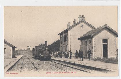 U 900 /CPA     LOUE   LA GARE  DU CHEMIN DE FER