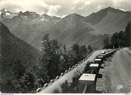 31 - Luchon - Route de Luchon à Superbagnères - Carte dentelée - CPSM grand format - Voir Scans Recto-Verso