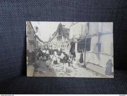 Luçon (85) carte photo défilé d'une procession belle animation