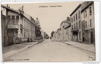 LUNEVILLE L'AVENUE VOLTAIRE