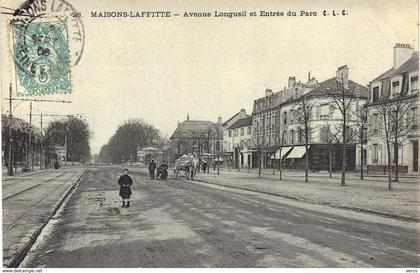 Carte postale ancienne de MAISONS -  LAFFITTE // Avenue Longueil