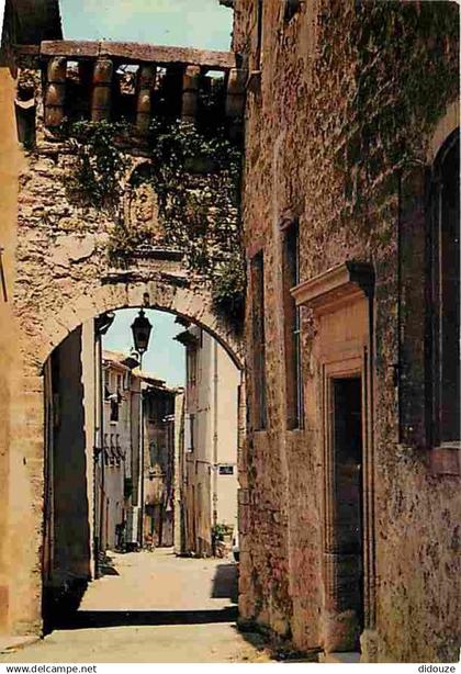 84 - Malaucène - Une vieille ruelle dans la ville - CPM - Voir Scans Recto-Verso