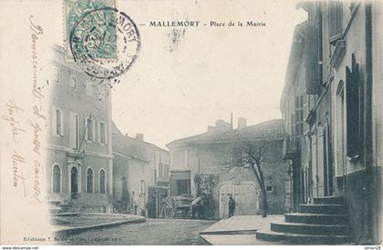 MALLEMORT - PLACE DE LA MAIRIE