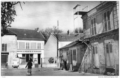 MANDRES-LES-ROSES LA POSTE