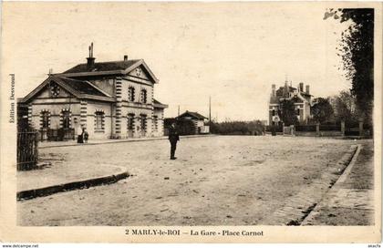 CPA MARLY-le-ROI - La Gare - Place Carnot (246409)