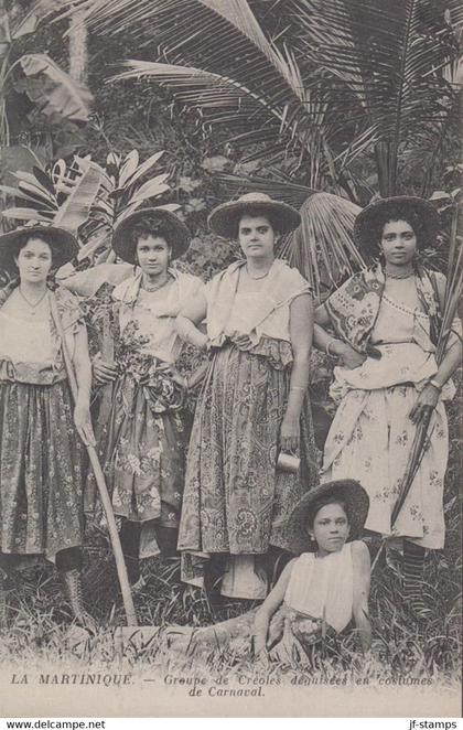 1910. MARTINIQUE. Carte postale (MARTINIQUE Groupe de Creoles deguisees en costumes de Carnaval). Interest... - JF436988