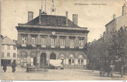 CPA Mauriac Hôtel de Ville