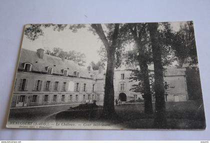 menucourt - le chateau - cour intèrieure