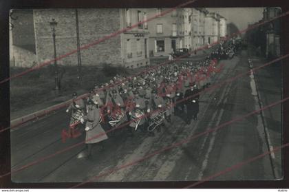 57 - METZ - DEFILE DU 14 JUILLET - 5 CARTES PHOTOS ORIGINALES