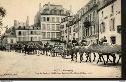 METZ : (57) Place du Saulcy, Définlé d'une batterie d'Artillerie de campagne maca4156