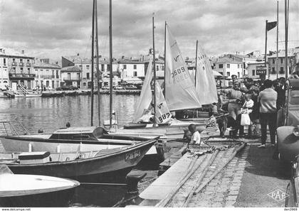 Mèze - Le Port - Voiliers