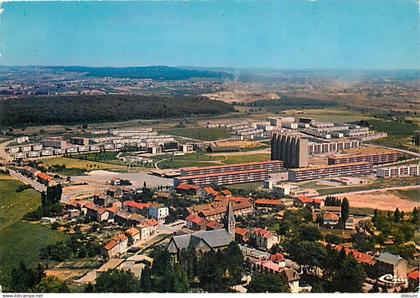 54 - Mont Saint Martin - Vue générale aérienne  en arrière-plan  Z.U.P  et frontière - Carte Neuve - CPM - Voir Scans Re