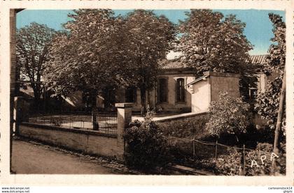 N°19288 Z -cpsm Montclar de Quercy -école des filles -