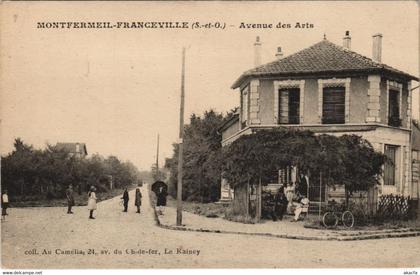 CPA MONTFERMEIL - FRANCEVILLE - Avenue des Arts (44604)