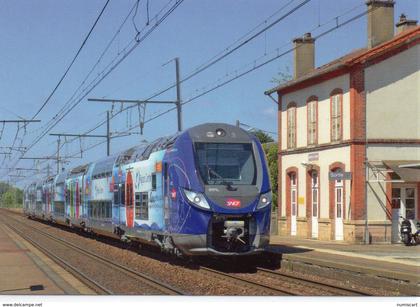 Montfort-le-Gesnois.. La Pécadière.. Automotrice Régio 2N TER Centre SNCF gare train locomotive