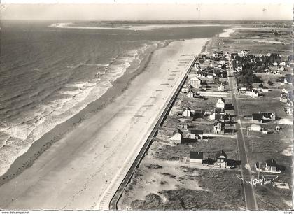 CPSM Montmartin-sur-Mer vue aérienne Plage et villas