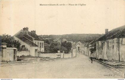 MORAINVILLIERS place de l'église