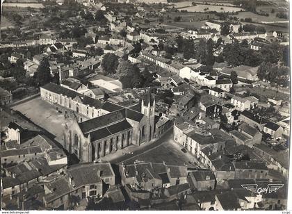 CPSM Mortagne-sur-Sèvre L'Eglise vue aérienne