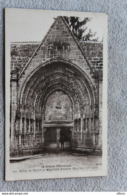 E52, Entrée de l'église de Moutier d'Ahun, Creuse 23