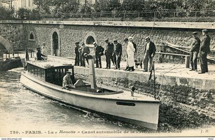 PARIS(CANOT AUTOMOBILE LA MOUETTE)