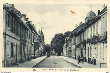 CPA AK NEUF-BRISACH - La rue de STRASBOURG (170435)