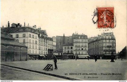 Neuilly sur Seine - Place du Marche